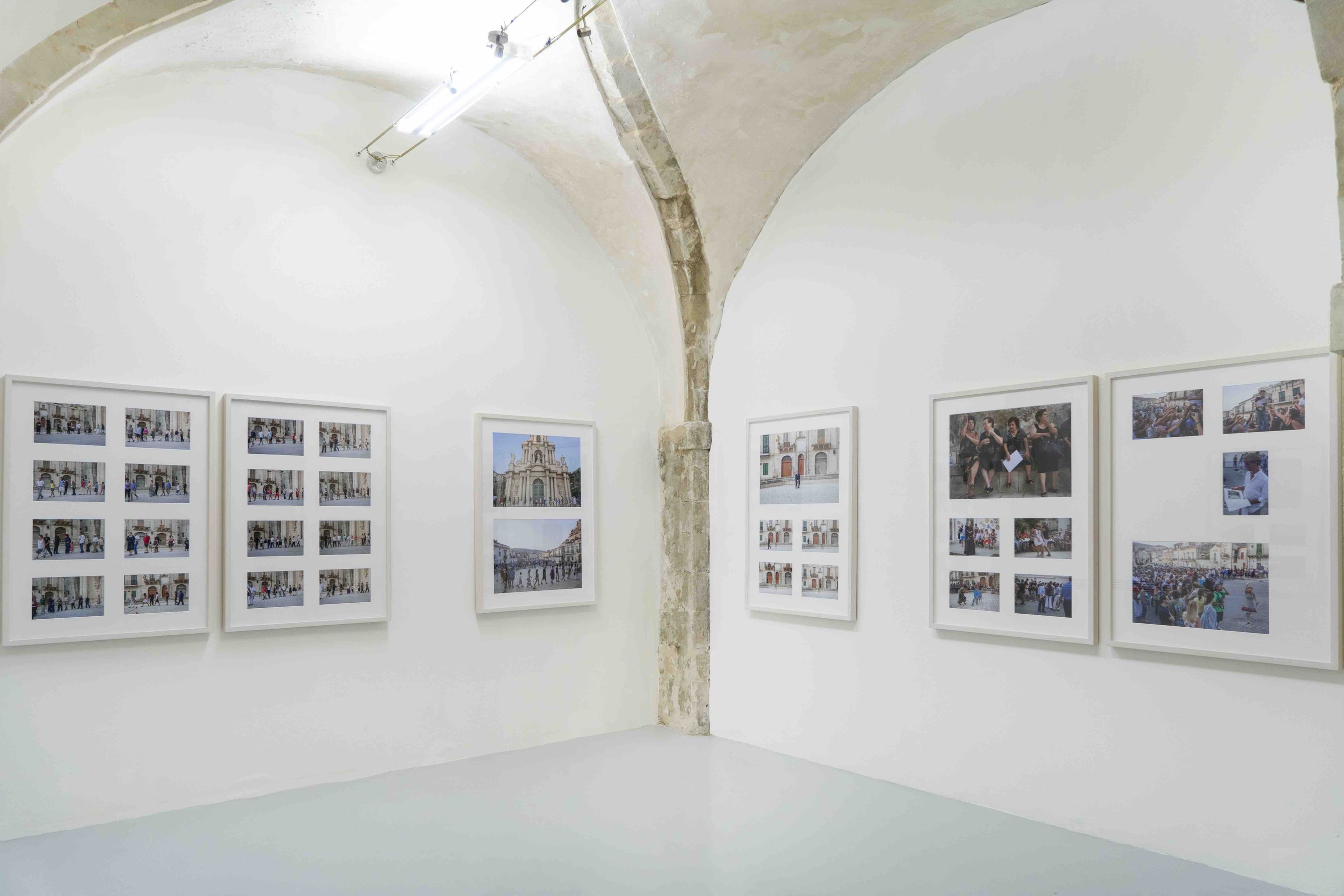 Adrian Paci, The Encounter, installation view at laveronica arte contemporane